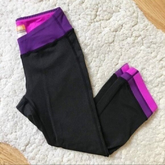 Lucy: POWERMAX Black/ Pink/ Purple Capris Sz XS - Picture 1 of 8